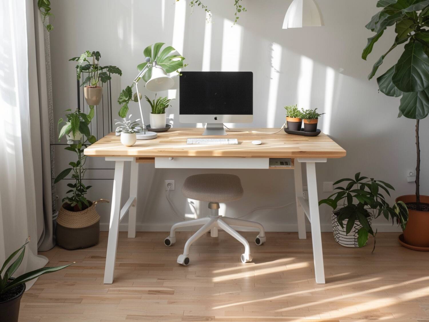 10 inspiracji na renowację biurek w stylu skandynawskim.