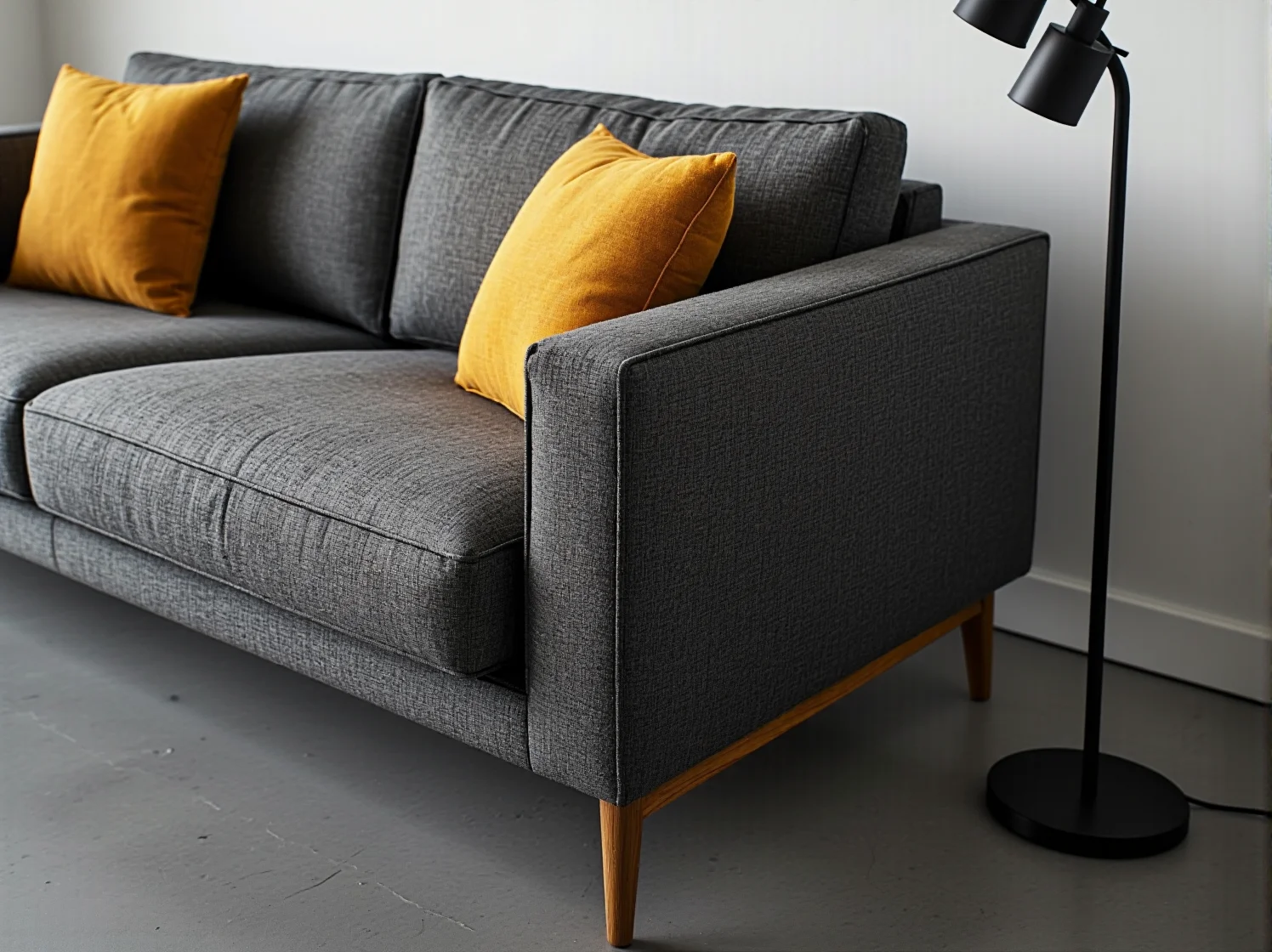 Prosta forma i ponadczasowy design minimalistycznego narożnika.