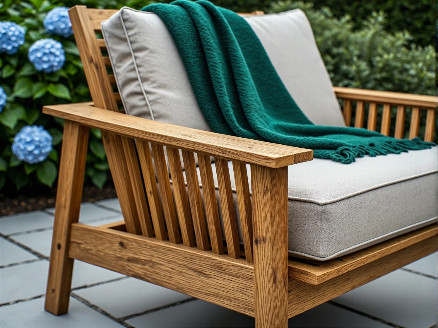 Zbliżenie na wodoodporną tkaninę poduszek ogrodowych